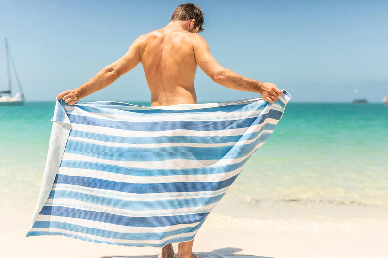 Nakie - Sand Free Beach Towel ‘Ocean Breeze’