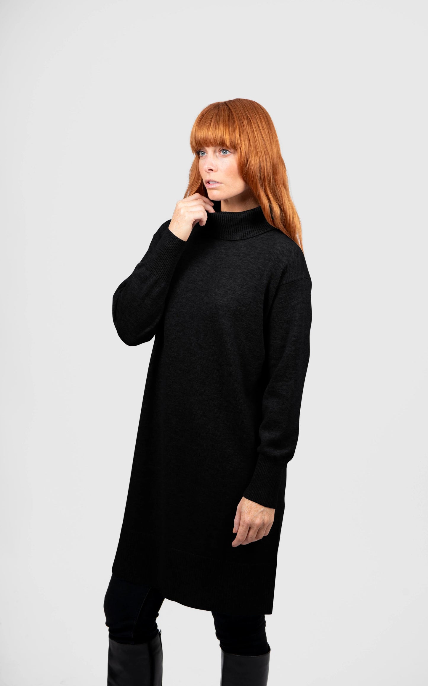 Bridge & Lord - Sweater Dress ‘Black’