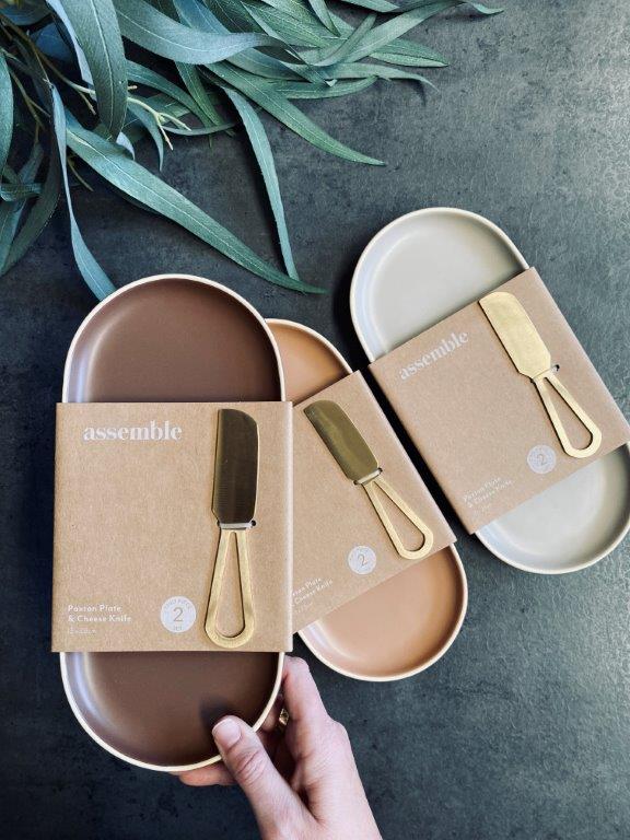 Coast to Coast - 2 Piece Plate & Knife Set