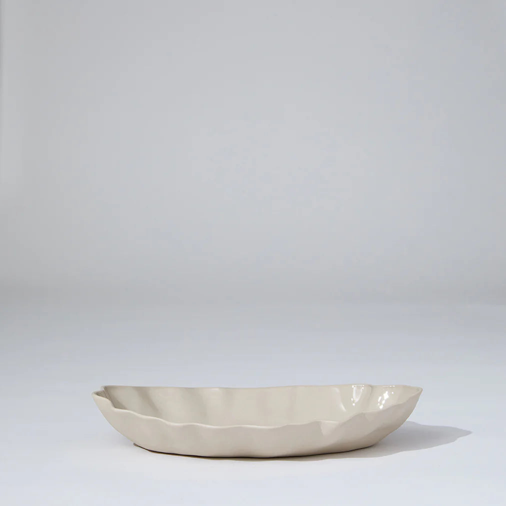 Marmoset Found - Medium Ruffle Rectangle Platter ‘Chalk’