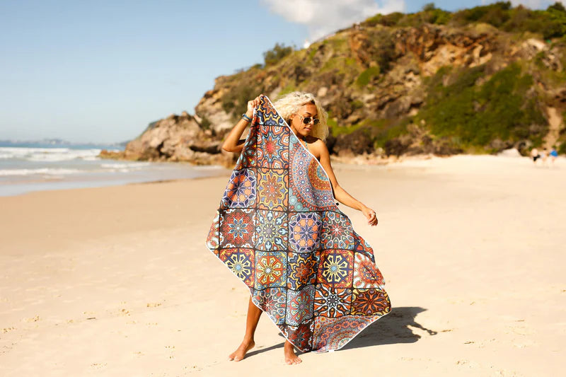 Nakie - Sand Free Beach Towel ‘Holiday Dreams’