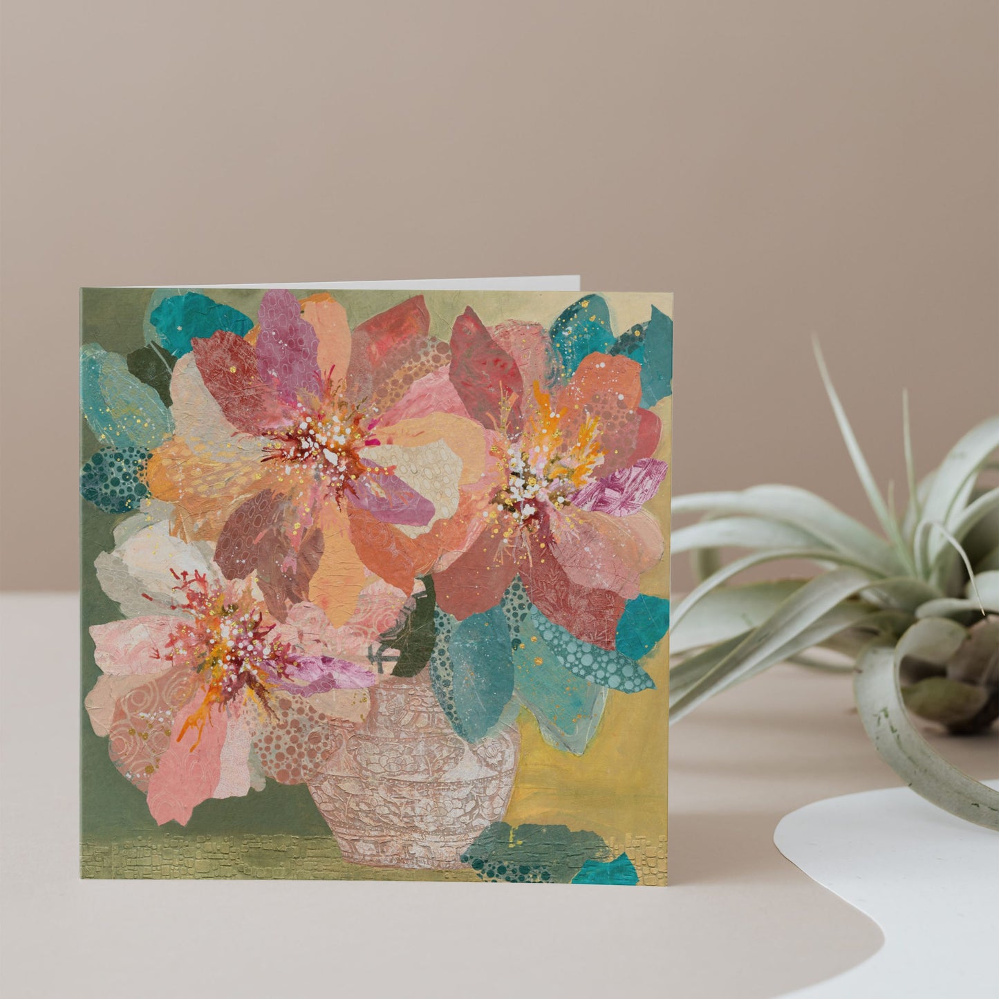 Leanne Daquino Art - Greeting Card ‘Sweet Honey Bee’
