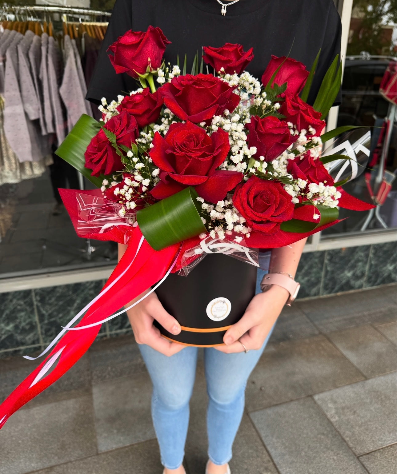 V Day Deal - Dozen Red Roses, Bottle of Bubbles & Chocolates