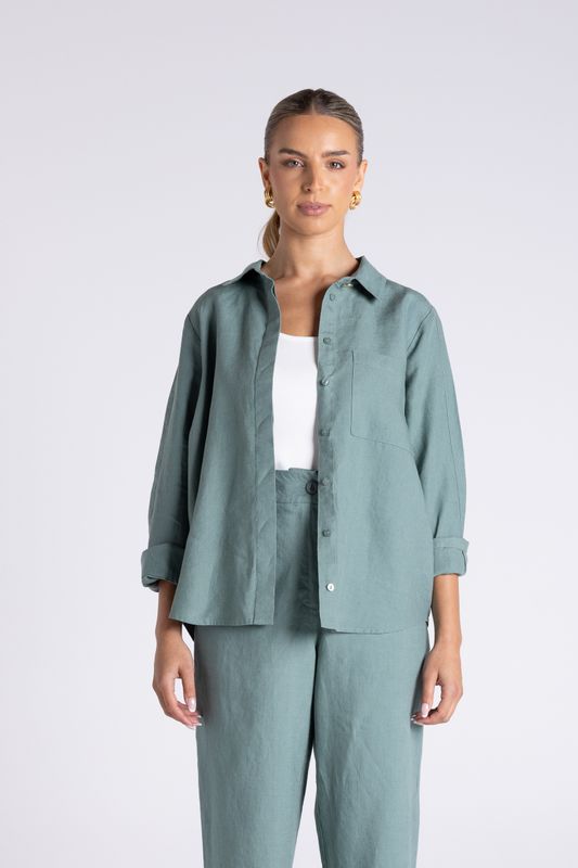 Two T’s - Sofia Linen Shirt with Gold Button ‘Frosted Fern’